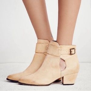 Free People Belleville Leather Ankle Boot Distressed size 39 US 8